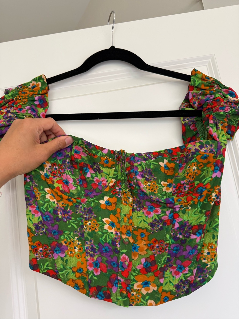 Astr the label off the shoulder crop top - Picture 5 of 6